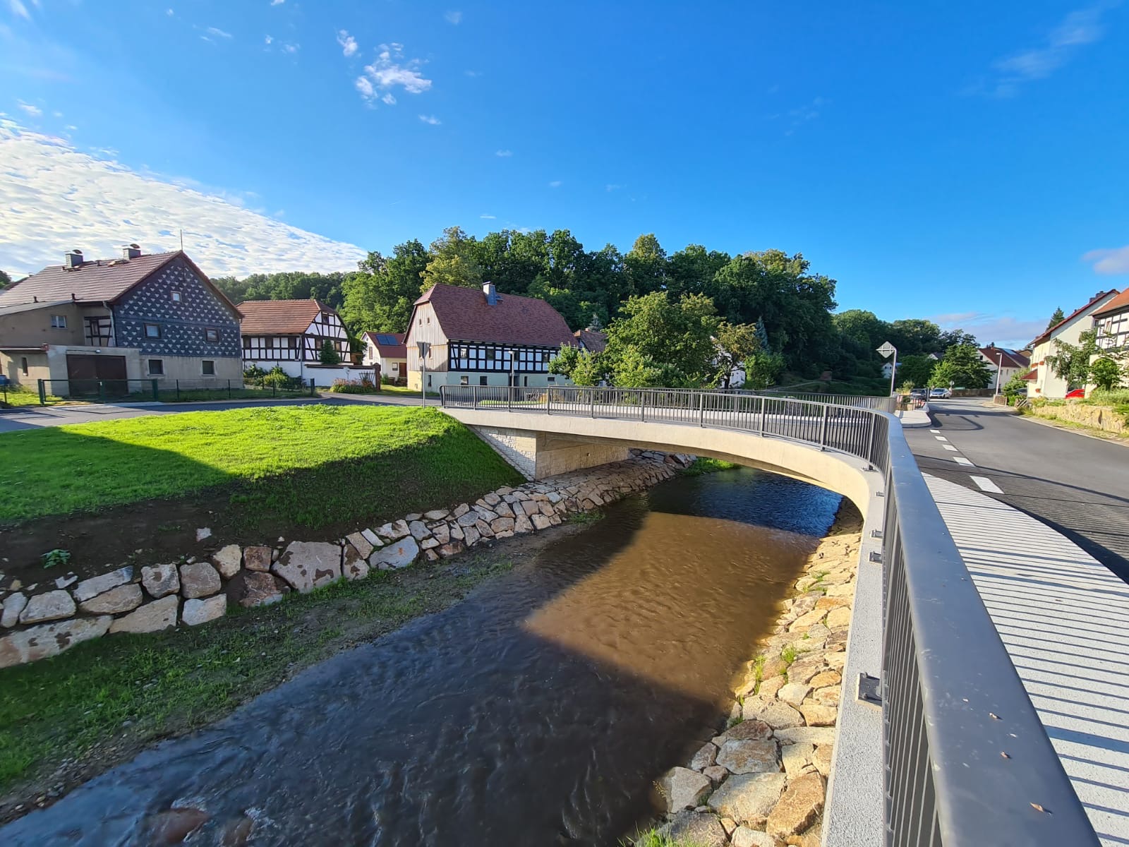 eea53063-0152-409c-81ee-942b6b3b9af0